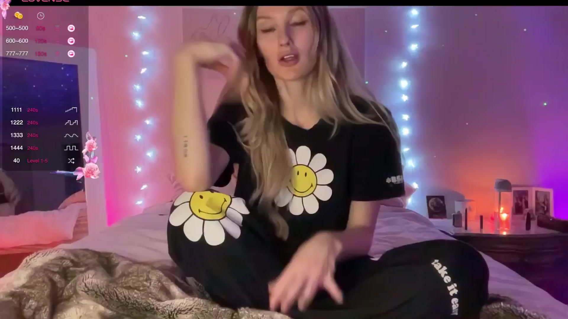 Gallery image thumbnail from HoneyLily's myfreecams stream on, 11/14/2024, 03:31 image 8 of 20