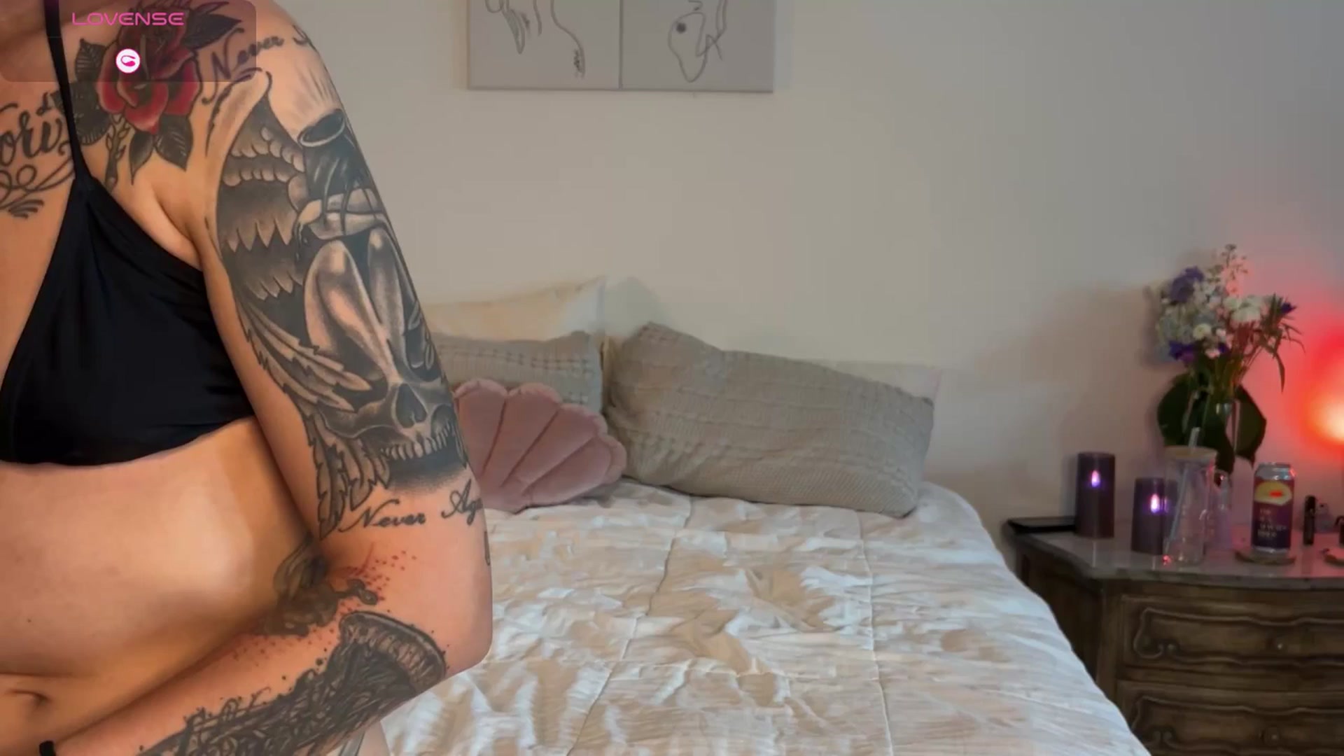 Gallery image thumbnail from HoneyLily's myfreecams stream on, 09/19/2025, 24:15 image 1 of 20