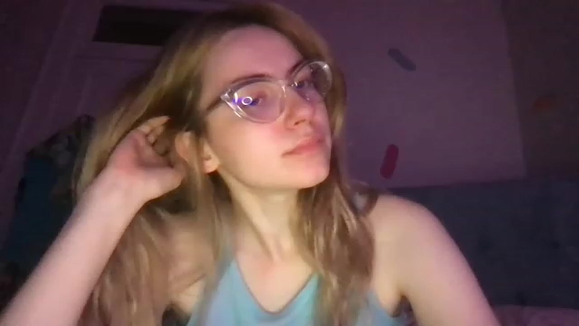 Gallery image thumbnail from HoneyLimbed's myfreecams stream on, 05/22/2023, 01:24 image 4 of 20