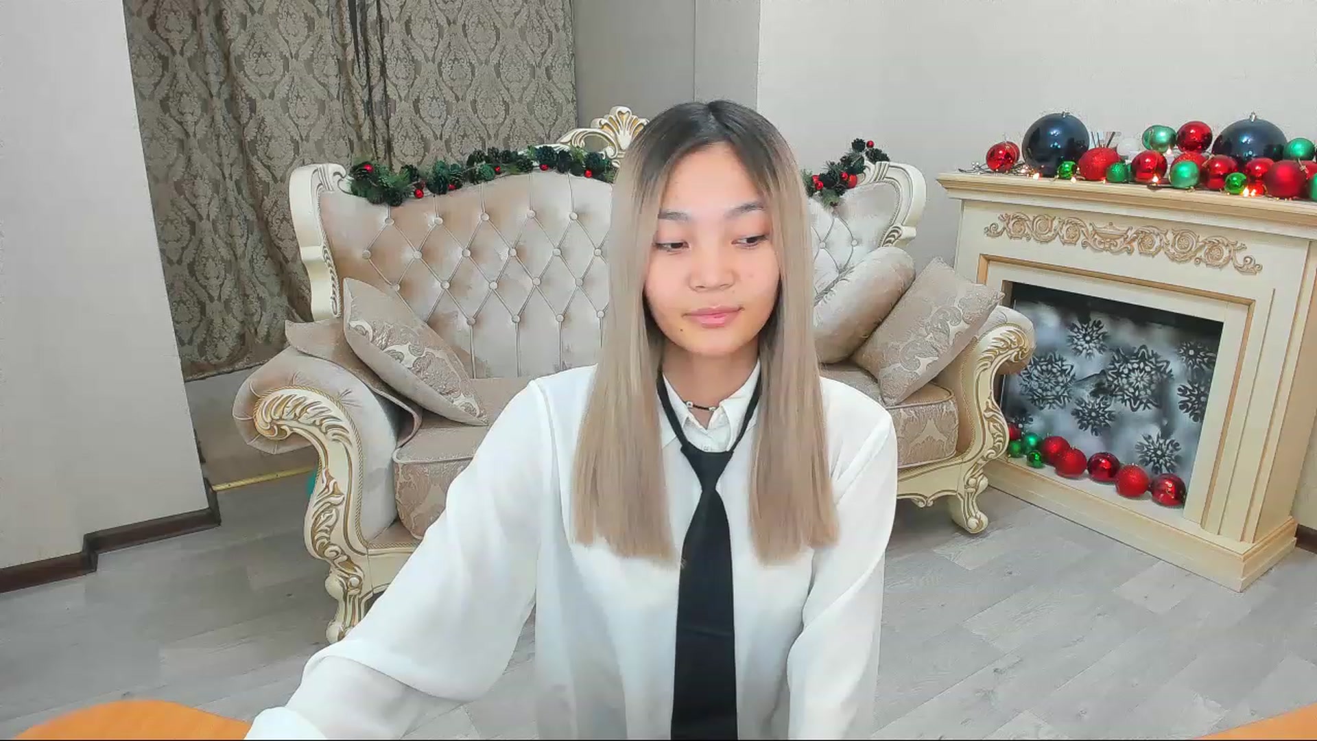 Gallery image thumbnail from HoneyLook's myfreecams stream on, 12/29/2022, 12:46 image 12 of 20