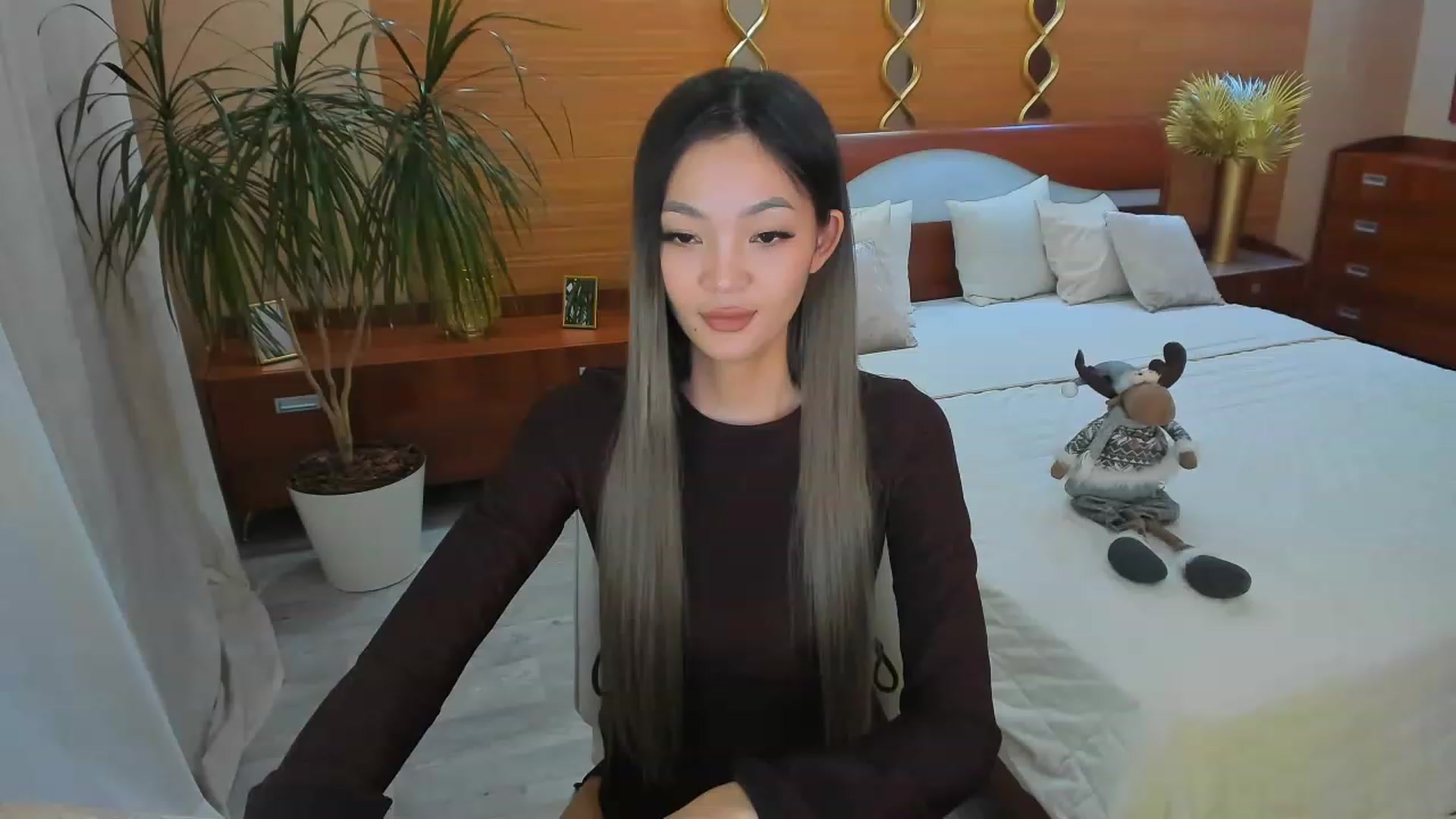Gallery image thumbnail from HoneyLook's myfreecams stream on, 06/17/2023, 16:13 image 7 of 20