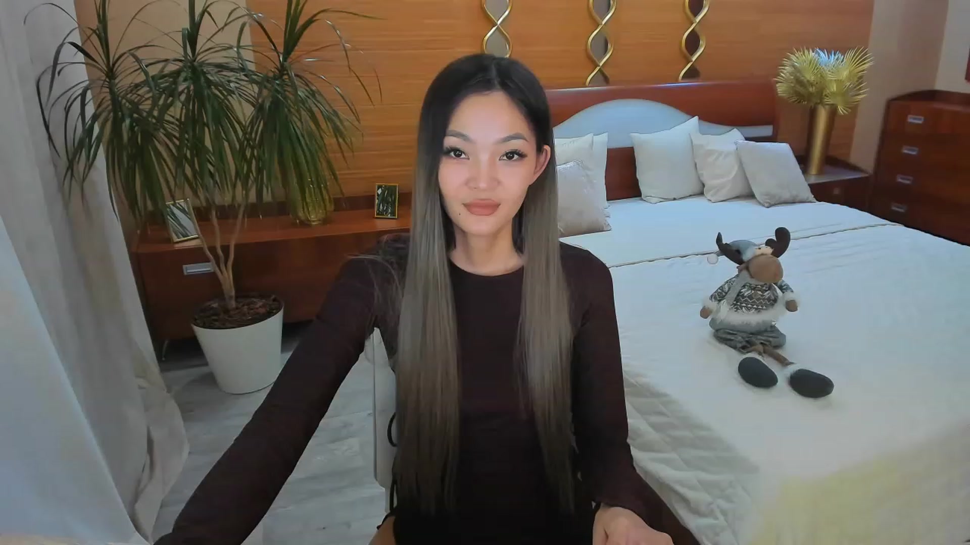 Gallery image thumbnail from HoneyLook's myfreecams stream on, 06/17/2023, 16:13 image 10 of 20
