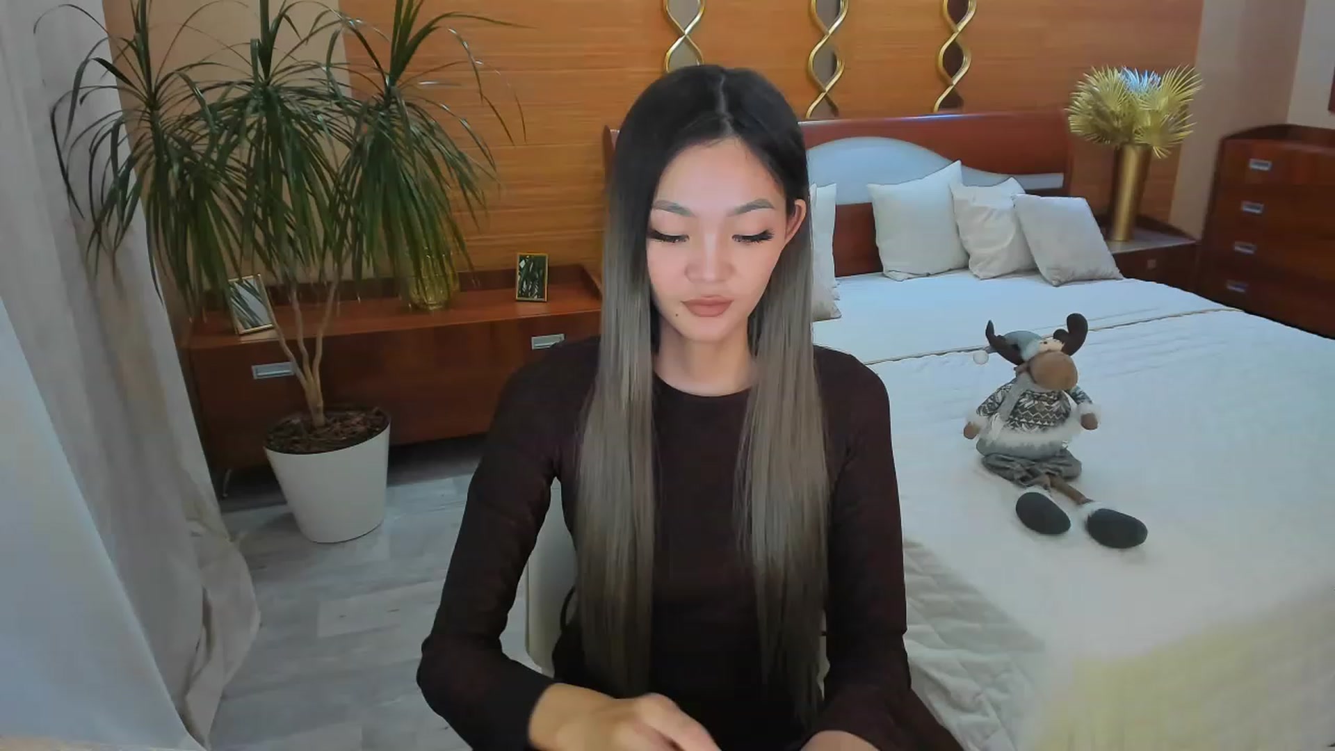 Gallery image thumbnail from HoneyLook's myfreecams stream on, 06/17/2023, 16:13 image 3 of 20
