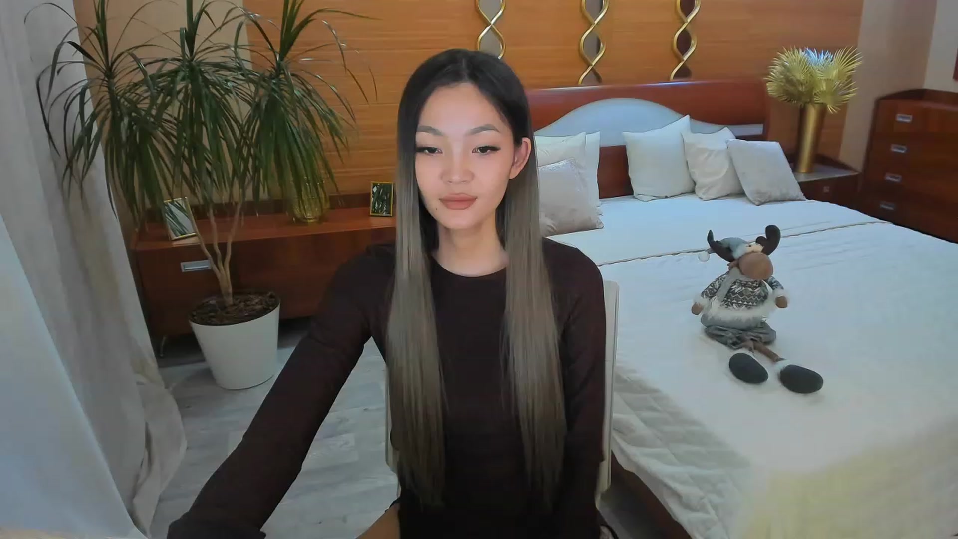 Gallery image thumbnail from HoneyLook's myfreecams stream on, 06/17/2023, 16:13 image 6 of 20