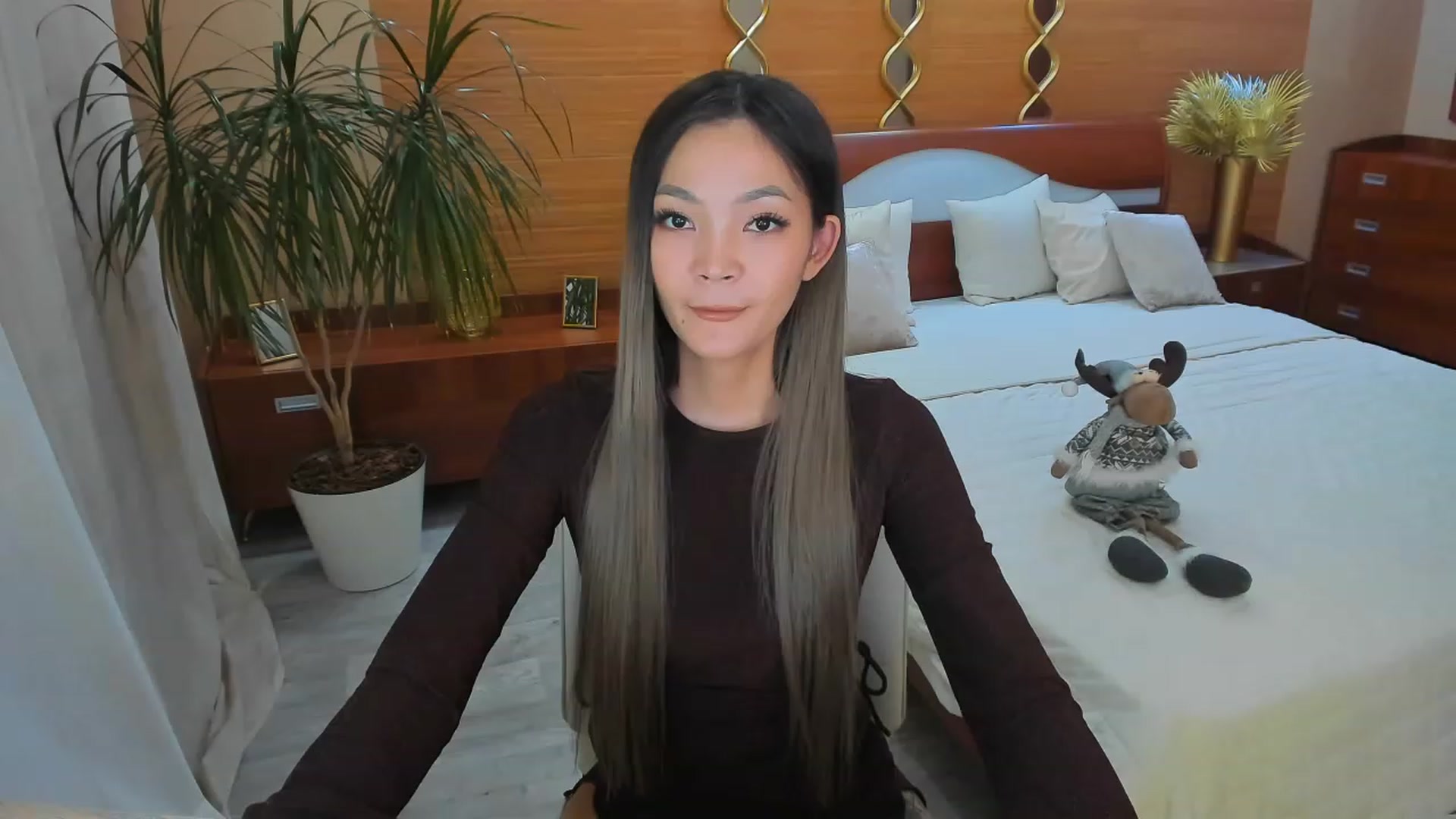 Gallery image thumbnail from HoneyLook's myfreecams stream on, 06/17/2023, 16:13 image 2 of 20