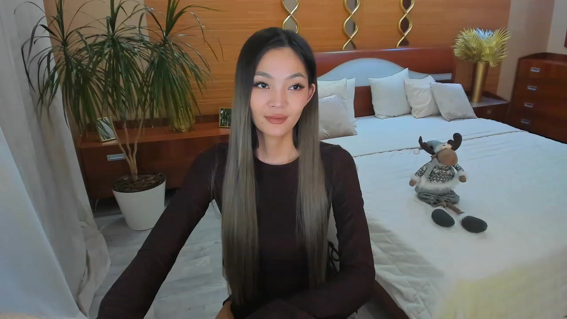 Gallery image thumbnail from HoneyLook's myfreecams stream on, 06/17/2023, 16:13 image 19 of 20