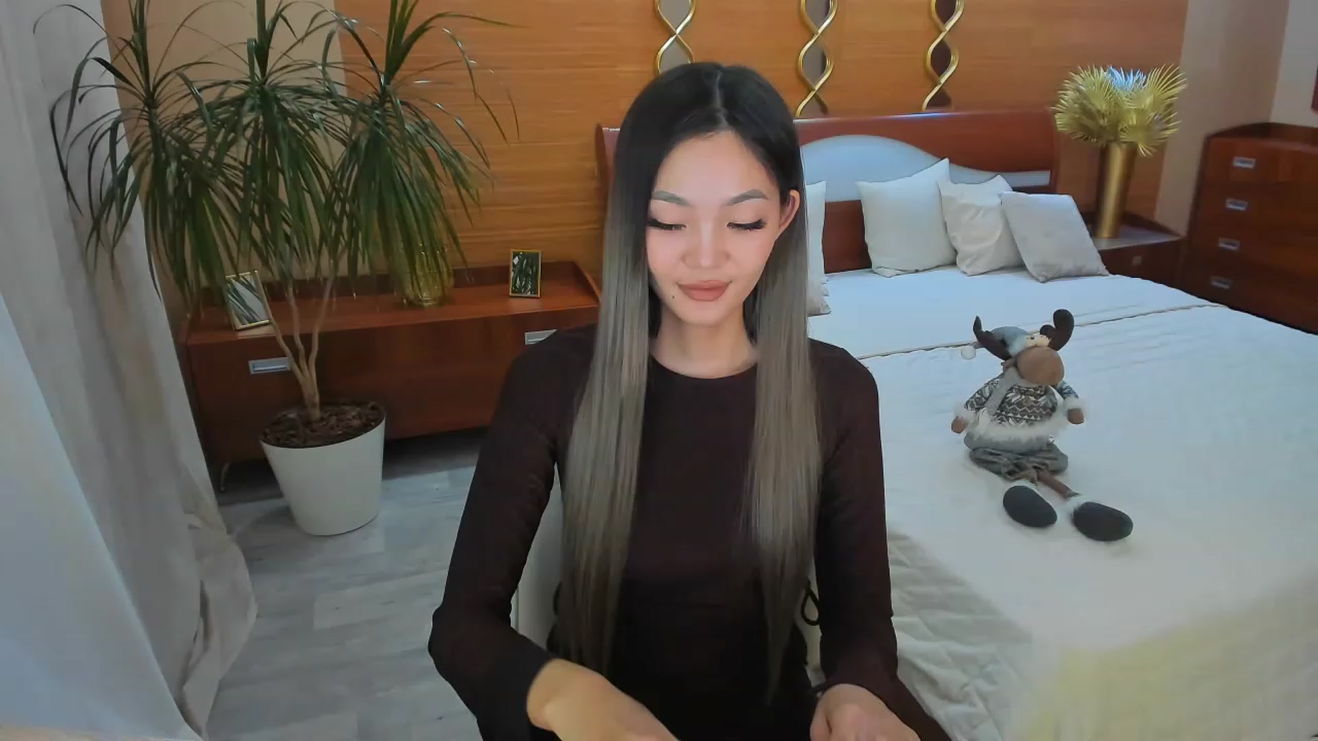 Gallery image thumbnail from HoneyLook's myfreecams stream on, 06/17/2023, 16:13 image 8 of 20