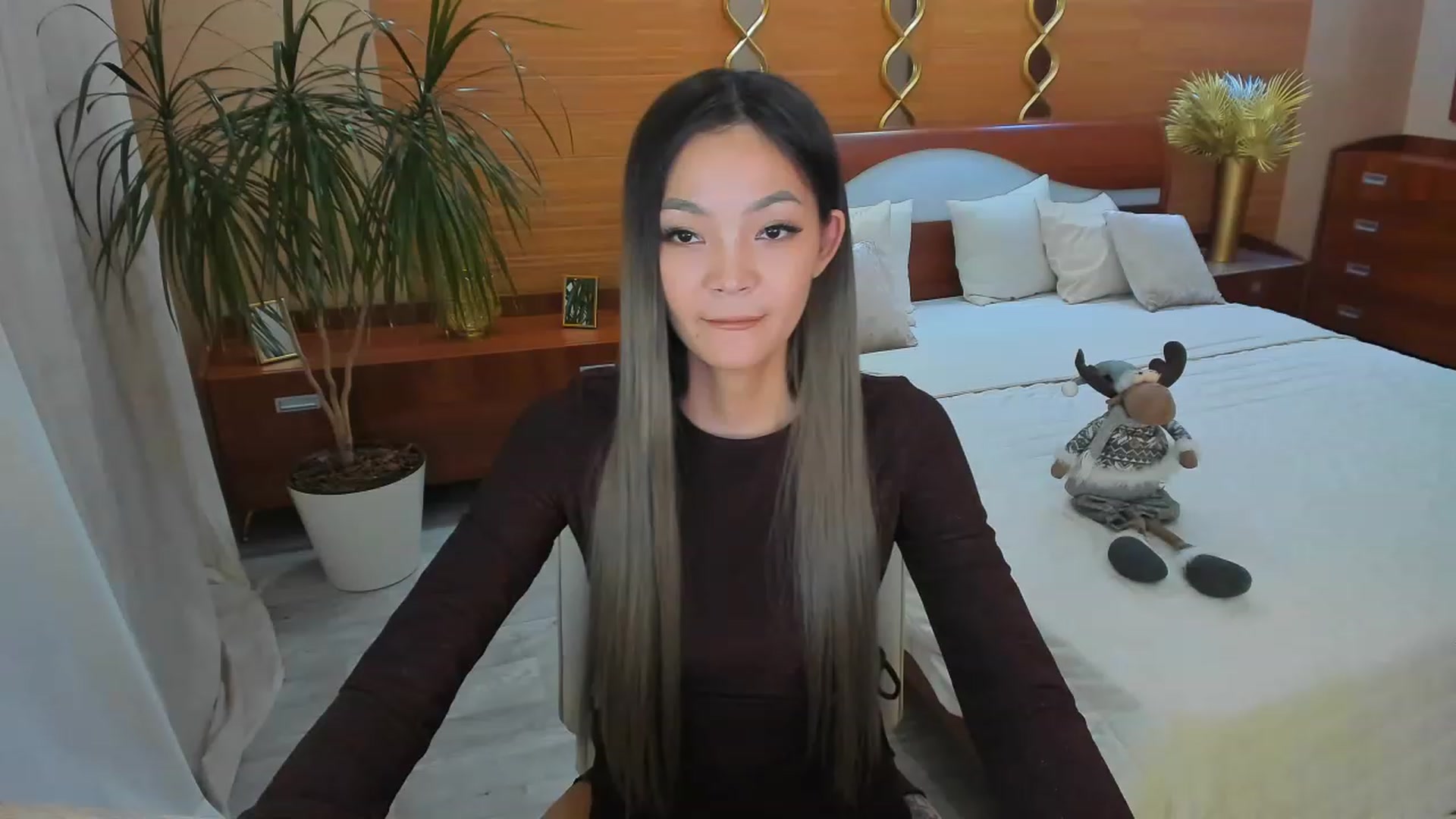 Gallery image thumbnail from HoneyLook's myfreecams stream on, 06/17/2023, 16:13 image 1 of 20