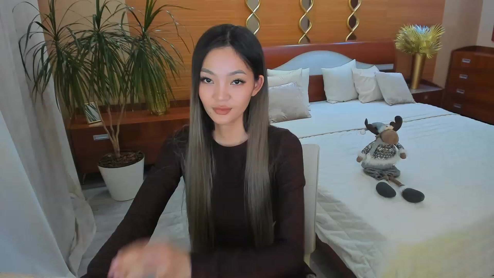 Gallery image thumbnail from HoneyLook's myfreecams stream on, 06/17/2023, 16:13 image 15 of 20