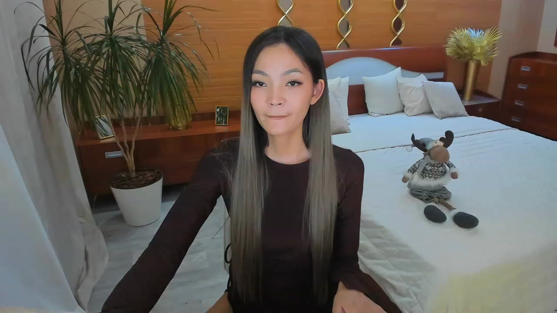 Gallery image thumbnail from HoneyLook's myfreecams stream on, 06/17/2023, 16:13 image 13 of 20