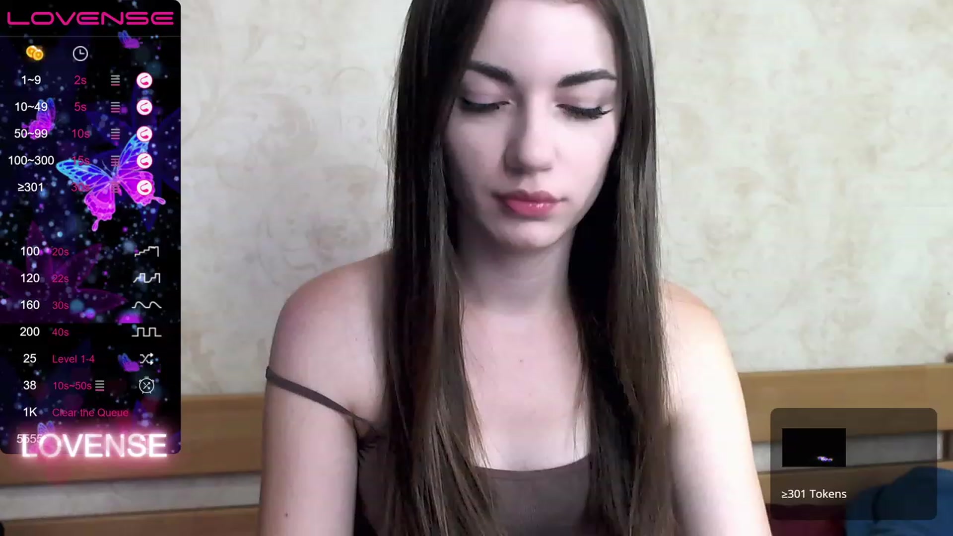 Gallery image thumbnail from HoneyMargaret's myfreecams stream on, 07/21/2023, 02:46 image 2 of 20