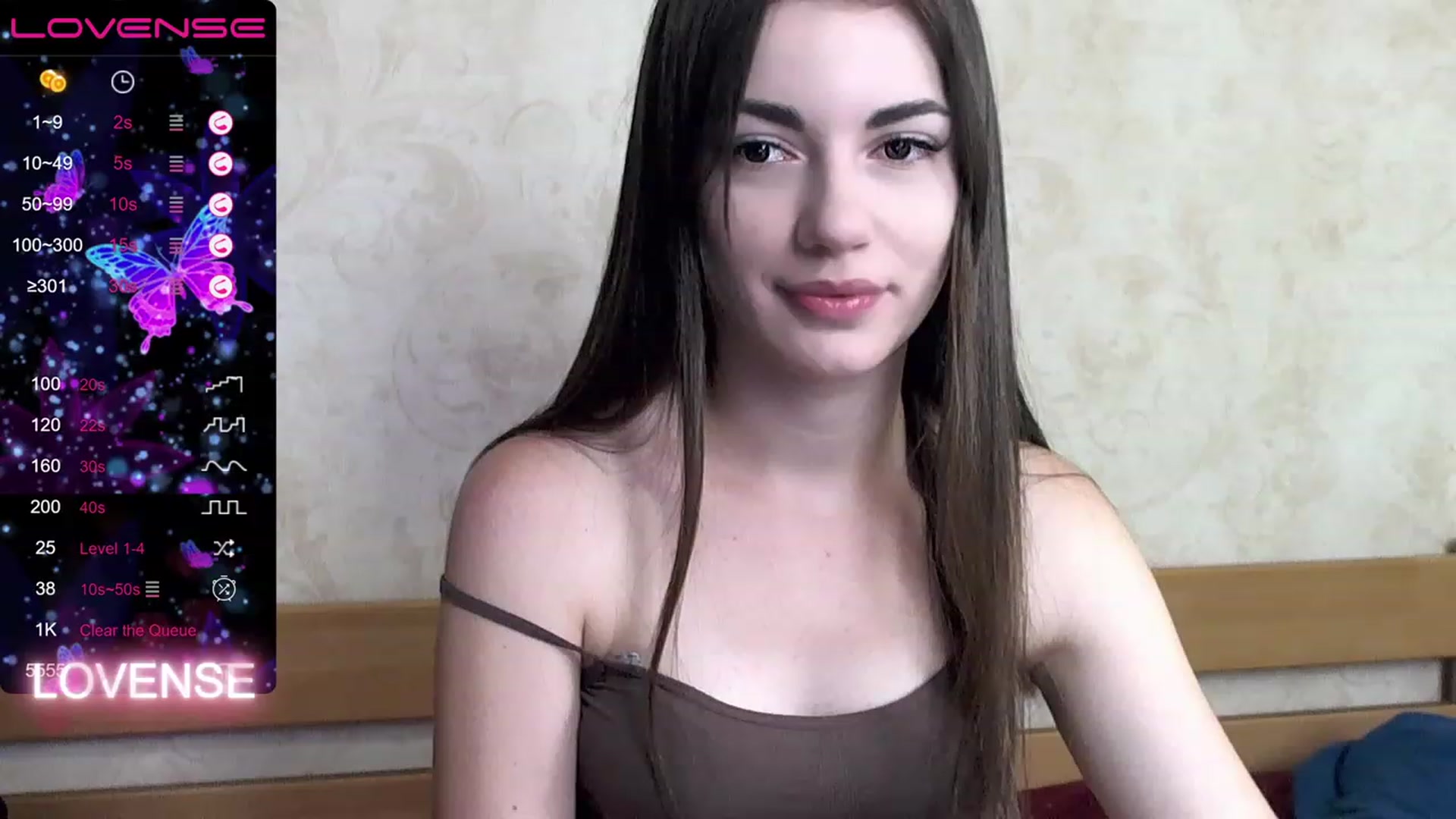 Gallery image thumbnail from HoneyMargaret's myfreecams stream on, 07/21/2023, 02:46 image 14 of 20