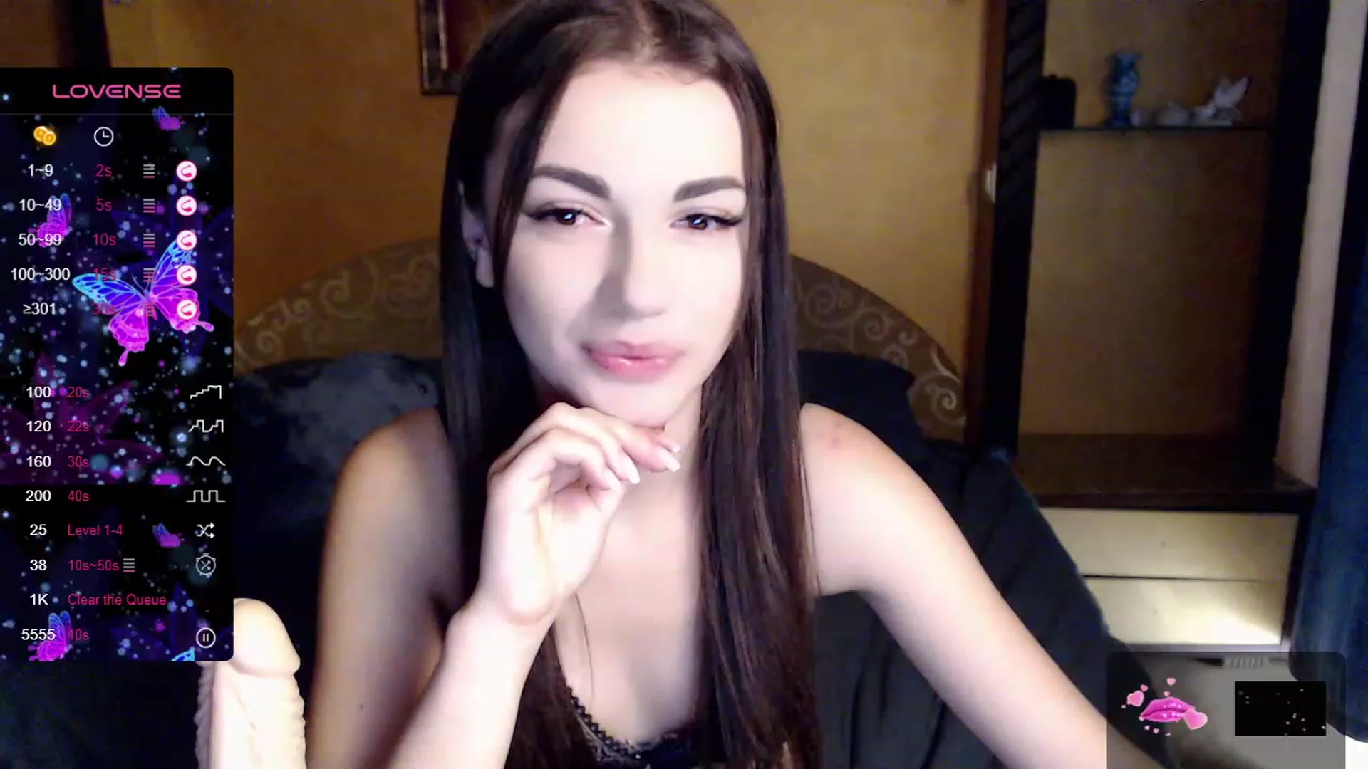 Gallery image thumbnail from HoneyMargaret's myfreecams stream on, 08/17/2023, 15:11 image 6 of 20