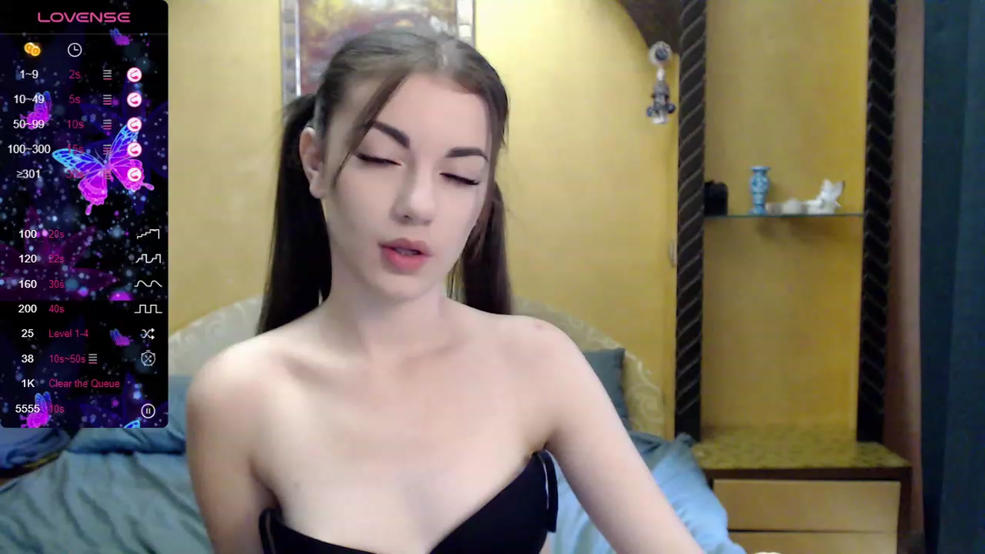 Gallery image thumbnail from HoneyMargaret's myfreecams stream on, 08/18/2023, 13:56 image 11 of 20