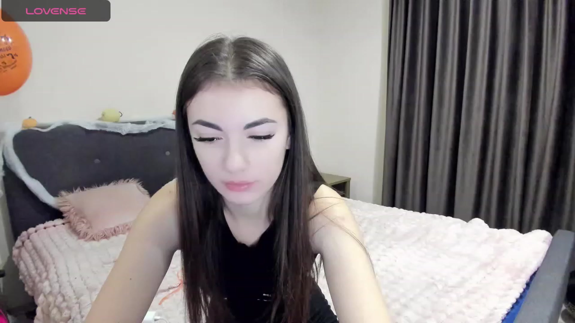 Gallery image thumbnail from HoneyMargo's myfreecams stream on, 11/05/2023, 17:37 image 2 of 20