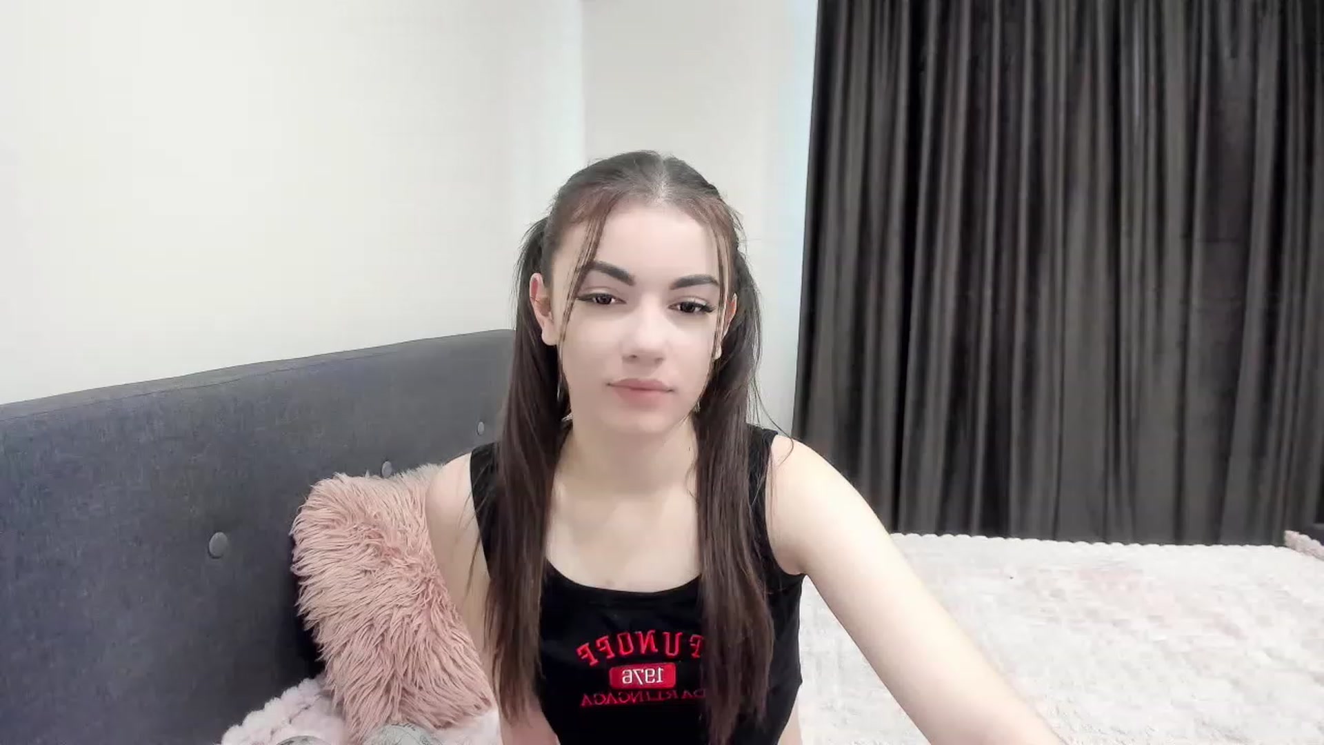 Gallery image thumbnail from HoneyMargo's myfreecams stream on, 11/17/2023, 10:03 image 8 of 20
