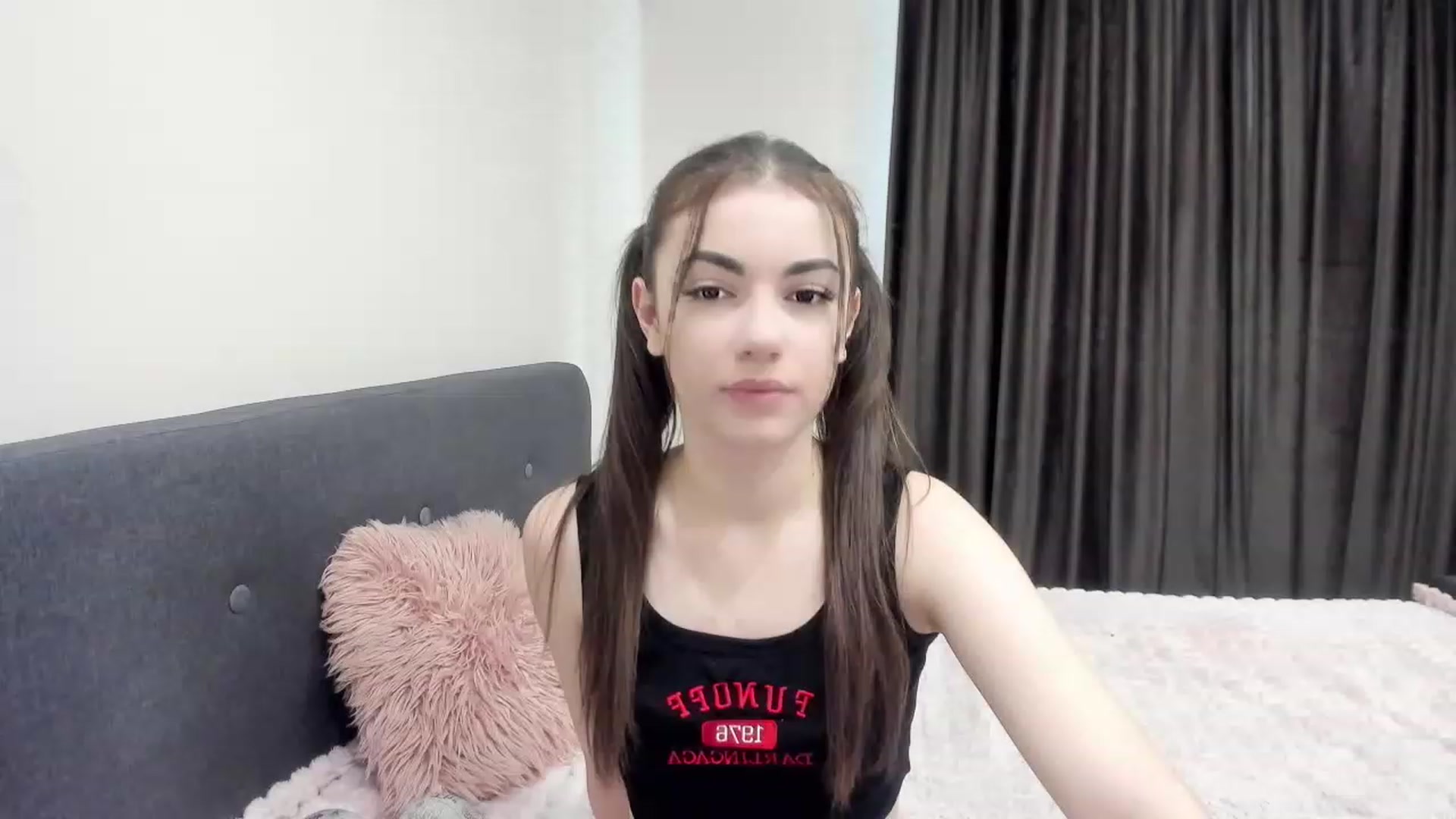 Gallery image thumbnail from HoneyMargo's myfreecams stream on, 11/17/2023, 10:03 image 7 of 20