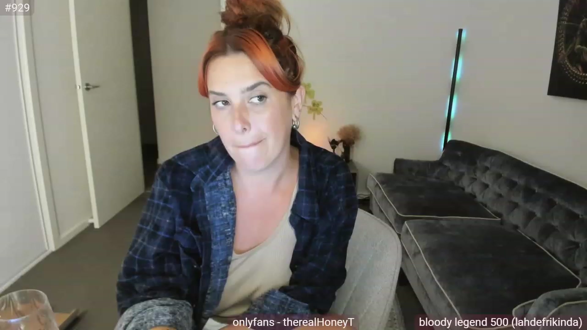 Gallery image thumbnail from HoneyMcTits_'s myfreecams stream on, 03/24/2023, 09:06 image 13 of 20