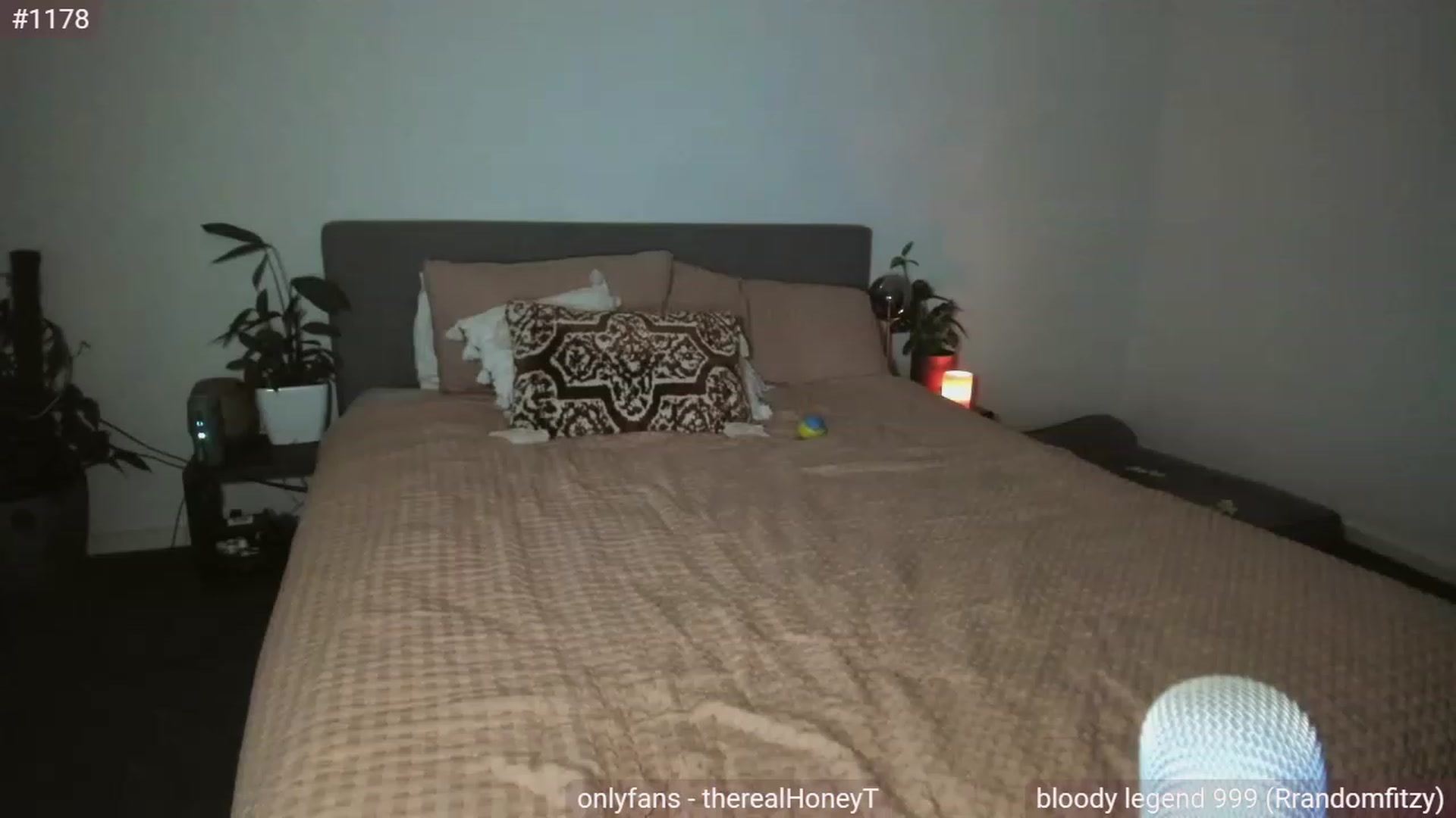 Gallery image thumbnail from HoneyMcTits_'s myfreecams stream on, 03/30/2023, 08:50 image 8 of 20