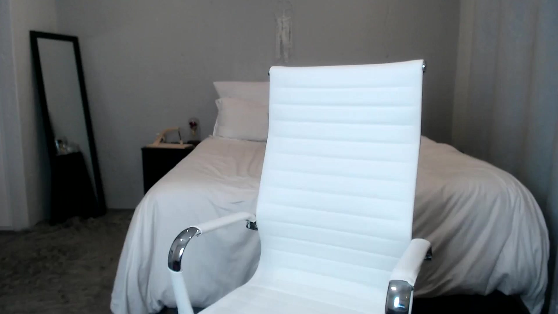 Gallery image thumbnail from HoneyNala's myfreecams stream on, 10/08/2024, 20:42 image 15 of 20