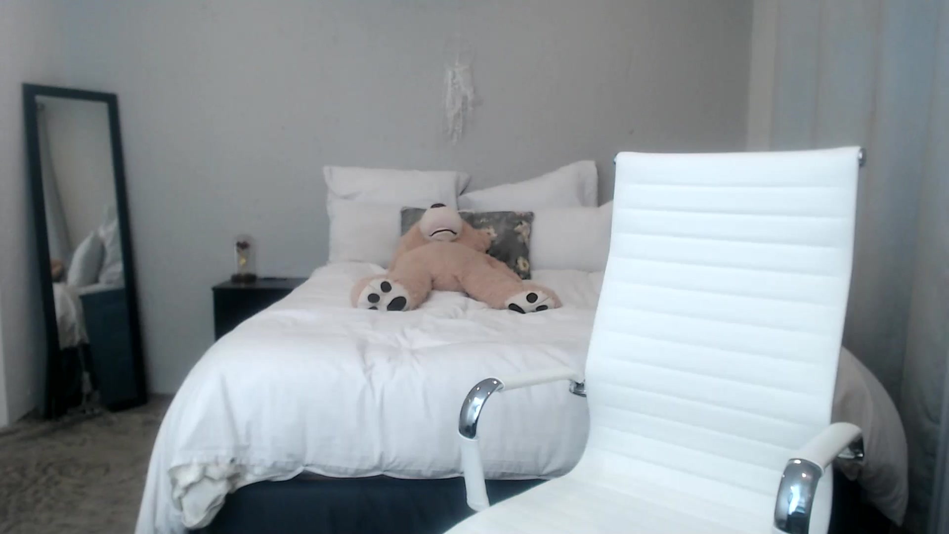 Gallery image thumbnail from HoneyNala's myfreecams stream on, 11/11/2024, 02:00 image 13 of 20