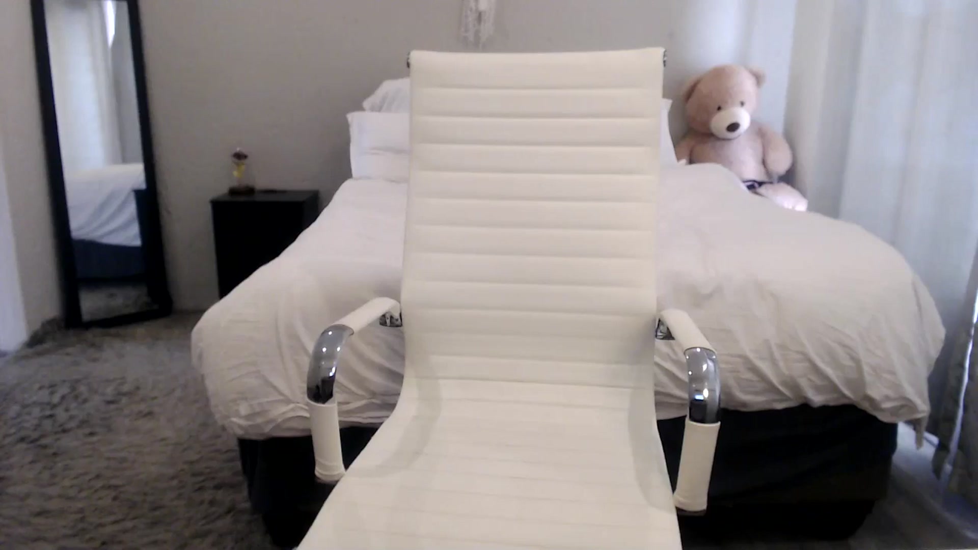 Gallery image thumbnail from HoneyNala's myfreecams stream on, 01/12/2025, 14:06 image 17 of 20
