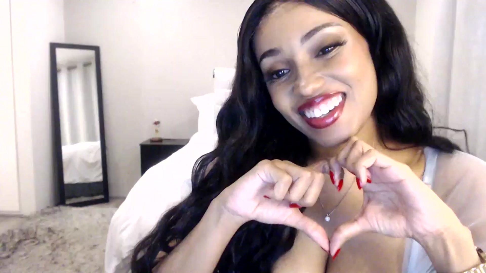 Gallery image thumbnail from HoneyNala's myfreecams stream on, 04/15/2025, 20:38 image 11 of 20