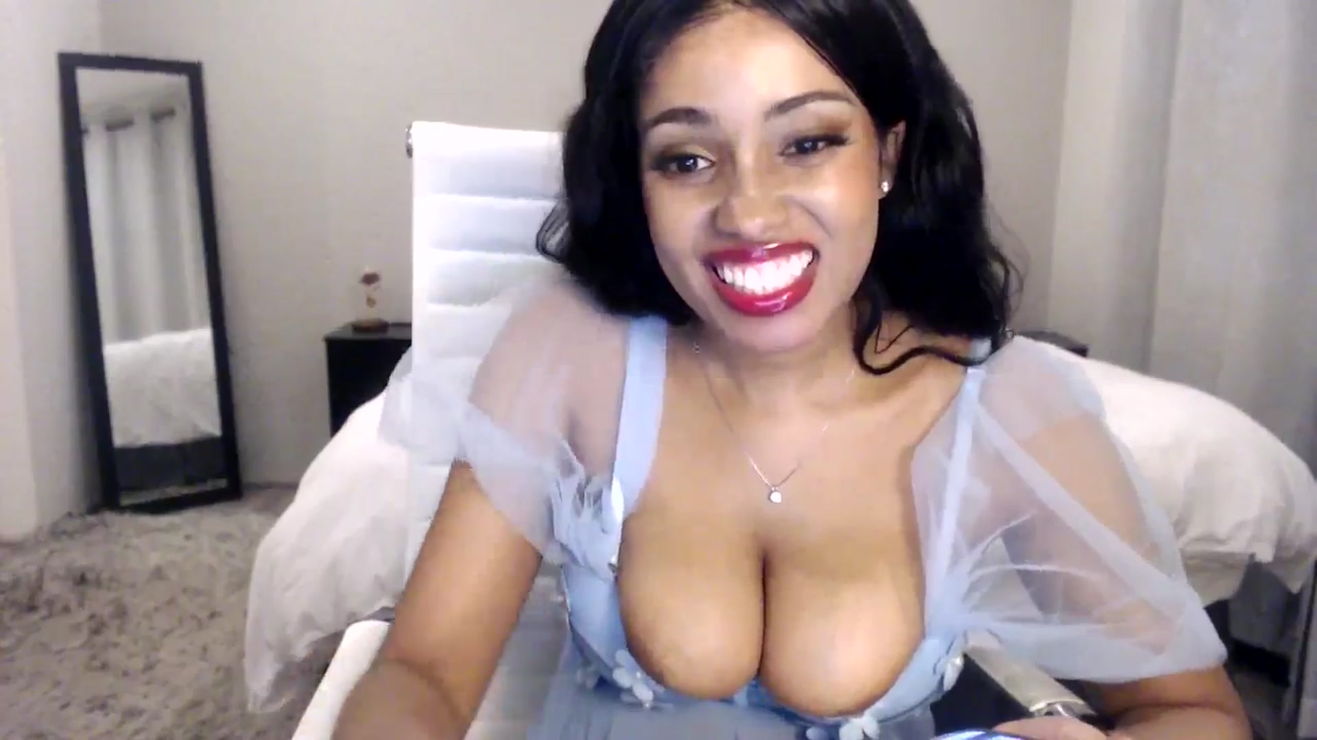 Gallery image thumbnail from HoneyNala's myfreecams stream on, 04/16/2025, 02:29 image 13 of 20