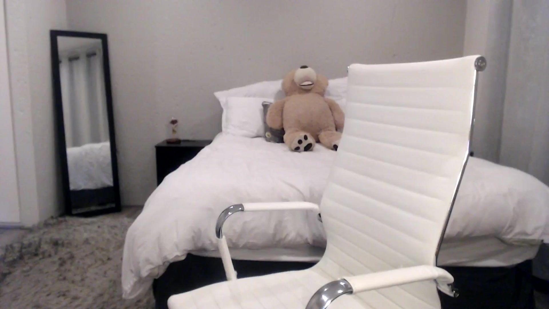 Gallery image thumbnail from HoneyNala's myfreecams stream on, 04/16/2025, 02:29 image 9 of 20