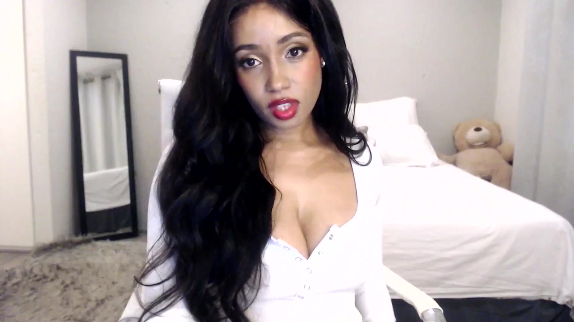 Gallery image thumbnail from HoneyNala's myfreecams stream on, 04/26/2025, 02:33 image 2 of 20