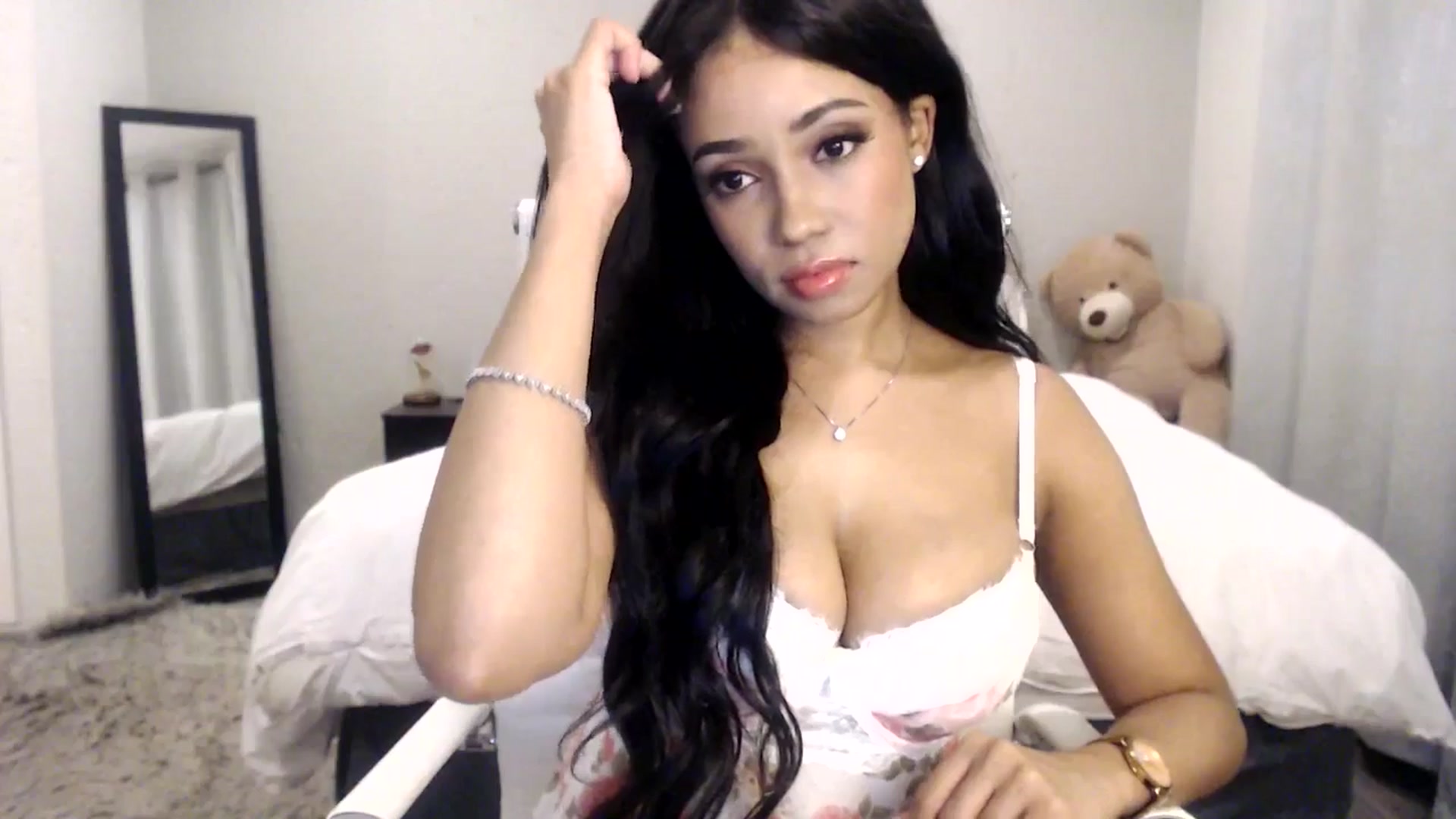 Gallery image thumbnail from HoneyNala's myfreecams stream on, 05/05/2025, 02:07 image 13 of 20