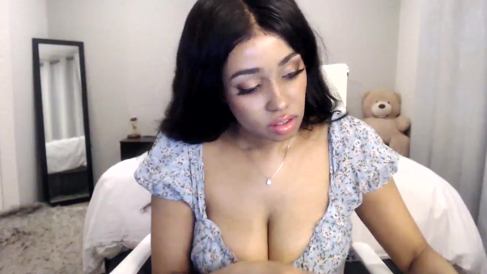 Gallery image thumbnail from HoneyNala's myfreecams stream on, 05/07/2025, 02:44 image 10 of 20