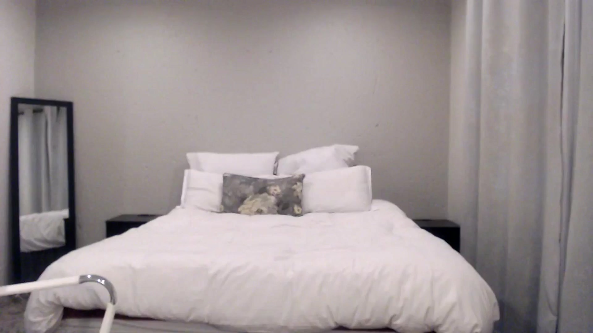 Gallery image thumbnail from HoneyNala's myfreecams stream on, 08/27/2025, 24:00 image 1 of 20