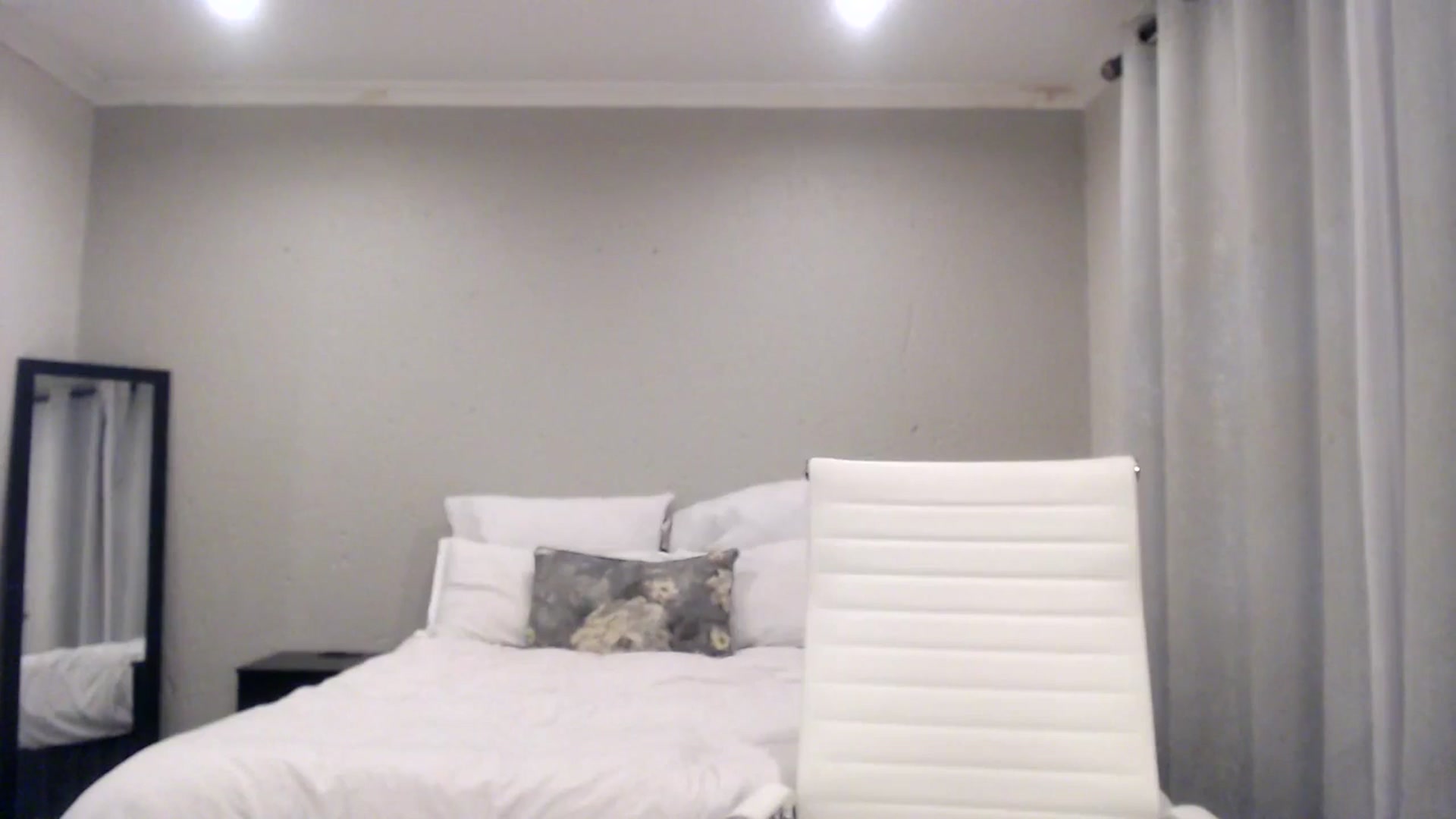 Gallery image thumbnail from HoneyNala's myfreecams stream on, 08/27/2025, 24:51 image 5 of 20