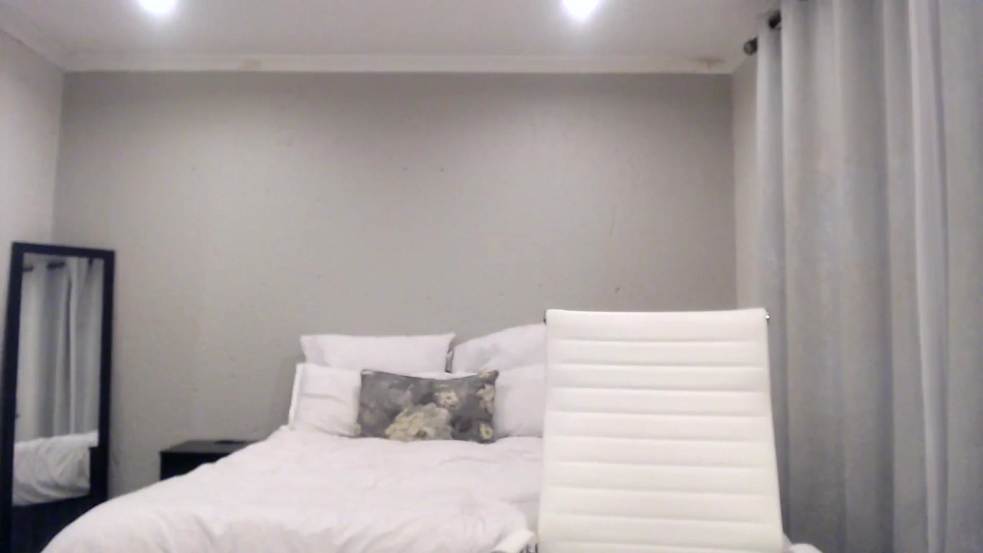 Gallery image thumbnail from HoneyNala's myfreecams stream on, 08/27/2025, 24:51 image 6 of 20