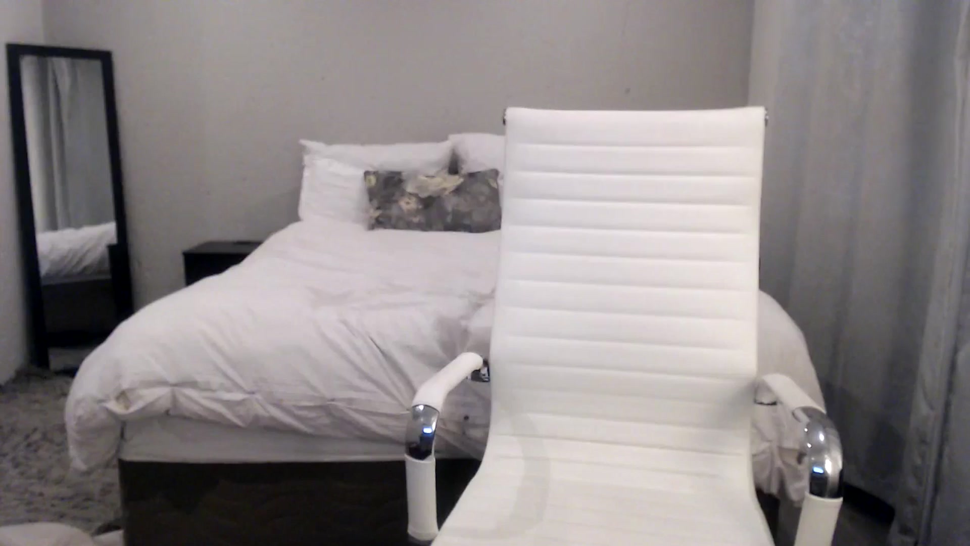 Gallery image thumbnail from HoneyNala's myfreecams stream on, 09/08/2025, 02:56 image 5 of 20