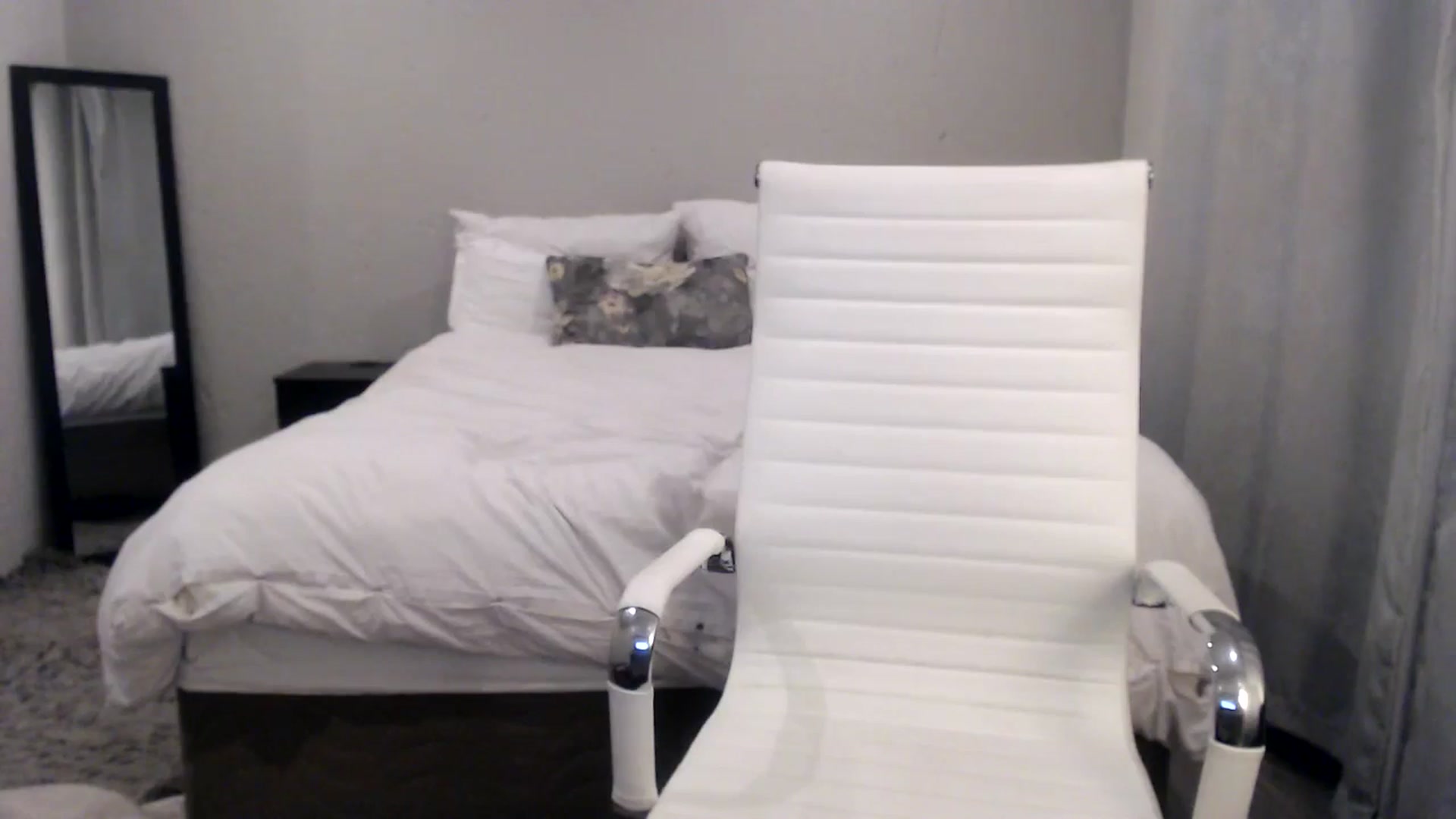 Gallery image thumbnail from HoneyNala's myfreecams stream on, 09/08/2025, 02:56 image 6 of 20