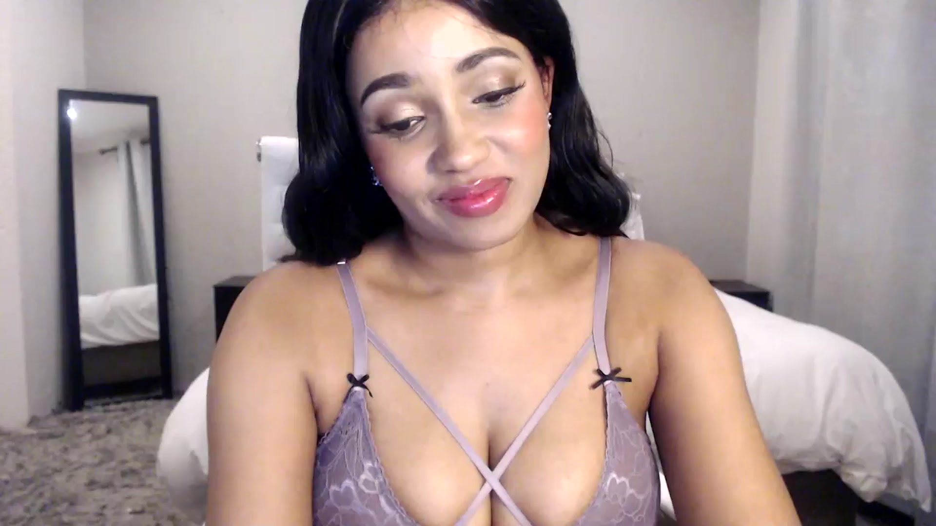 Gallery image thumbnail from HoneyNala's myfreecams stream on, 09/14/2025, 22:03 image 20 of 20