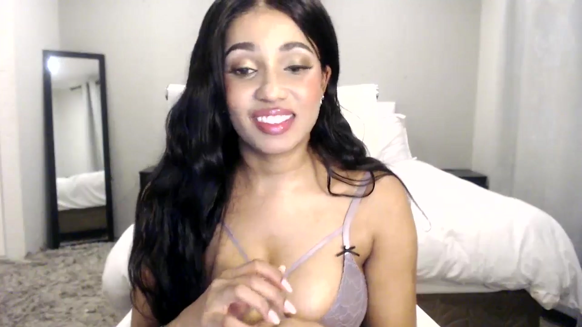 Gallery image thumbnail from HoneyNala's myfreecams stream on, 09/14/2025, 22:03 image 6 of 20
