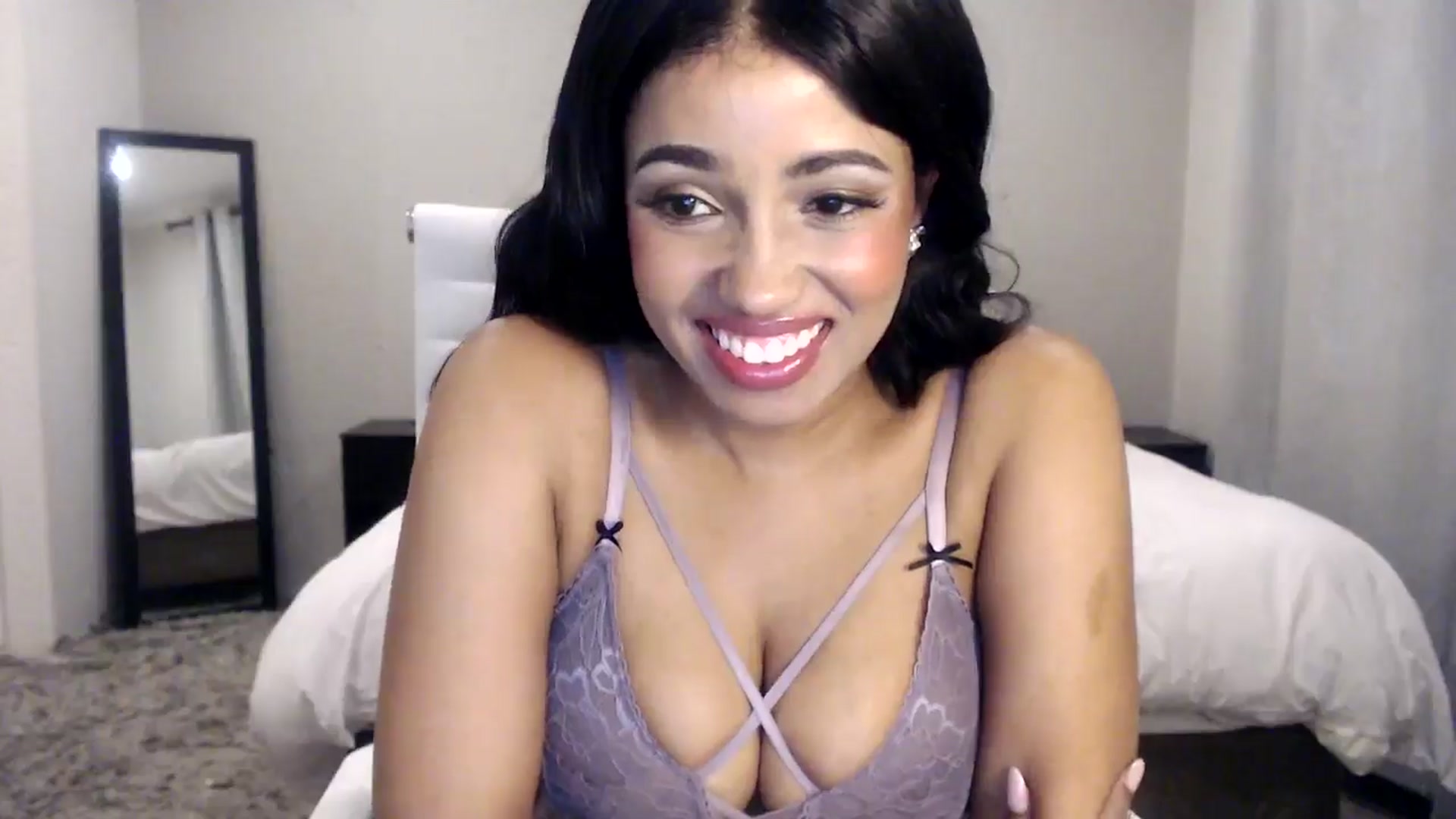 Gallery image thumbnail from HoneyNala's myfreecams stream on, 09/14/2025, 22:03 image 14 of 20