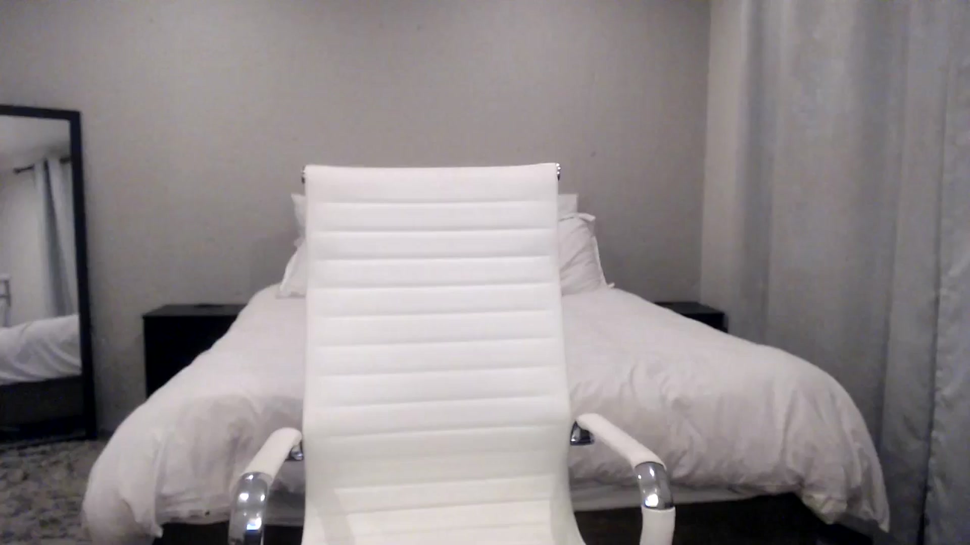 Gallery image thumbnail from HoneyNala's myfreecams stream on, 09/14/2025, 22:48 image 18 of 20