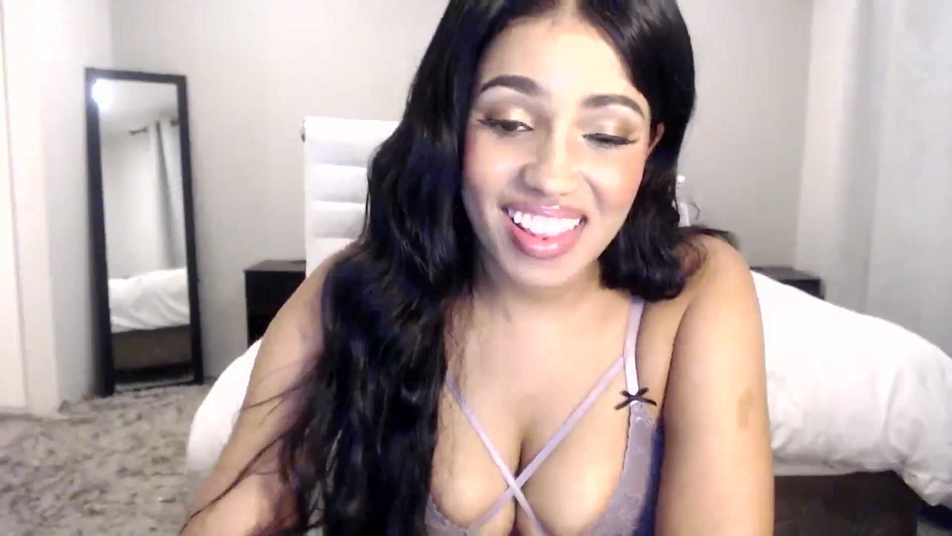 Gallery image thumbnail from HoneyNala's myfreecams stream on, 09/14/2025, 22:48 image 6 of 20
