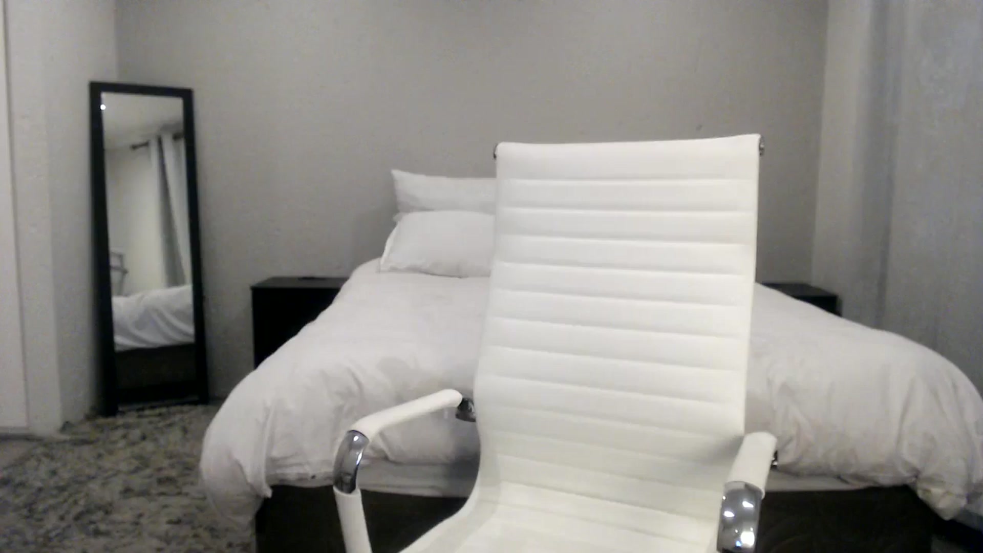 Gallery image thumbnail from HoneyNala's myfreecams stream on, 09/15/2025, 24:01 image 16 of 20