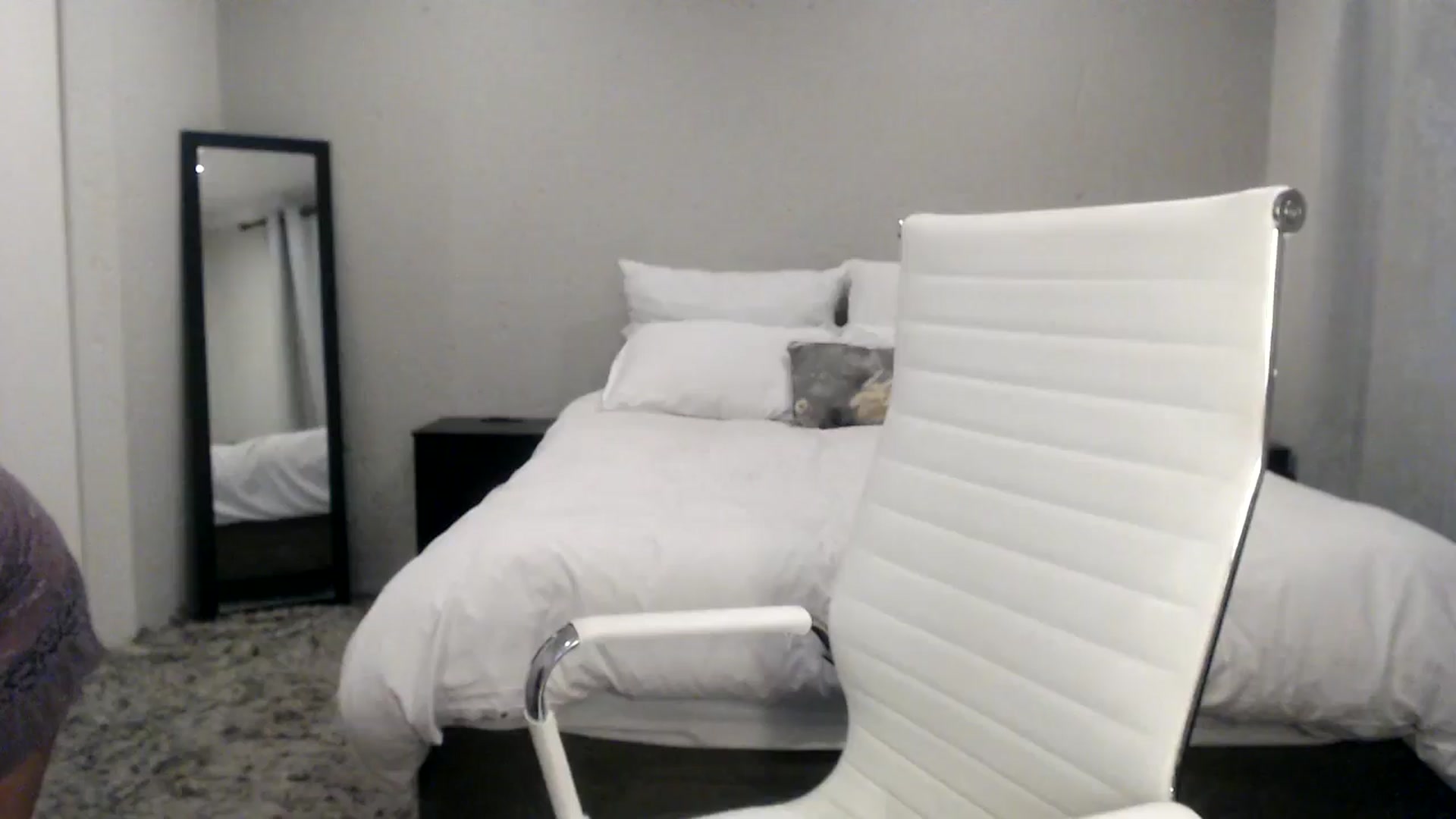 Gallery image thumbnail from HoneyNala's myfreecams stream on, 09/15/2025, 24:01 image 10 of 20