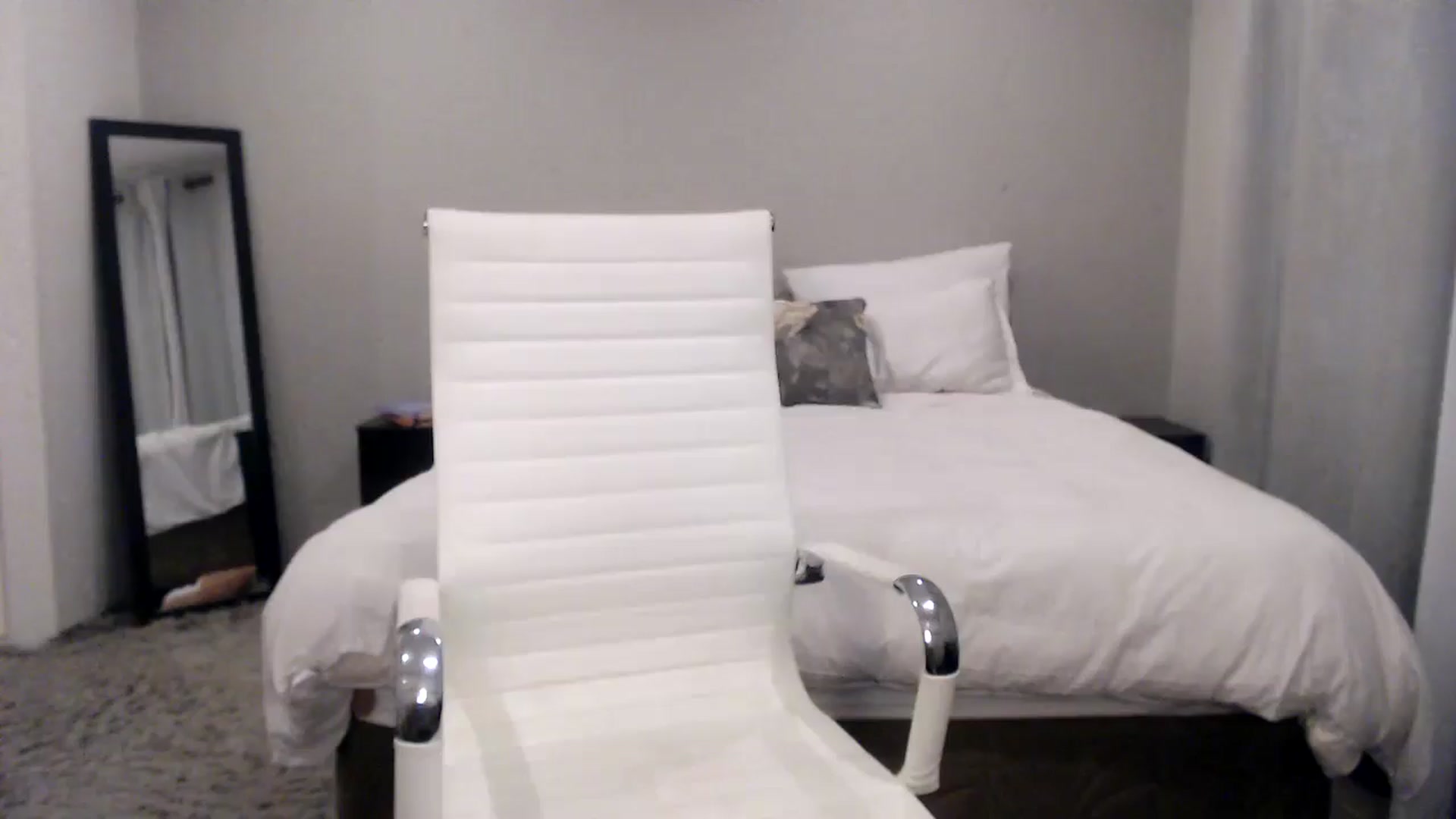 Gallery image thumbnail from HoneyNala's myfreecams stream on, 09/18/2025, 01:11 image 8 of 20