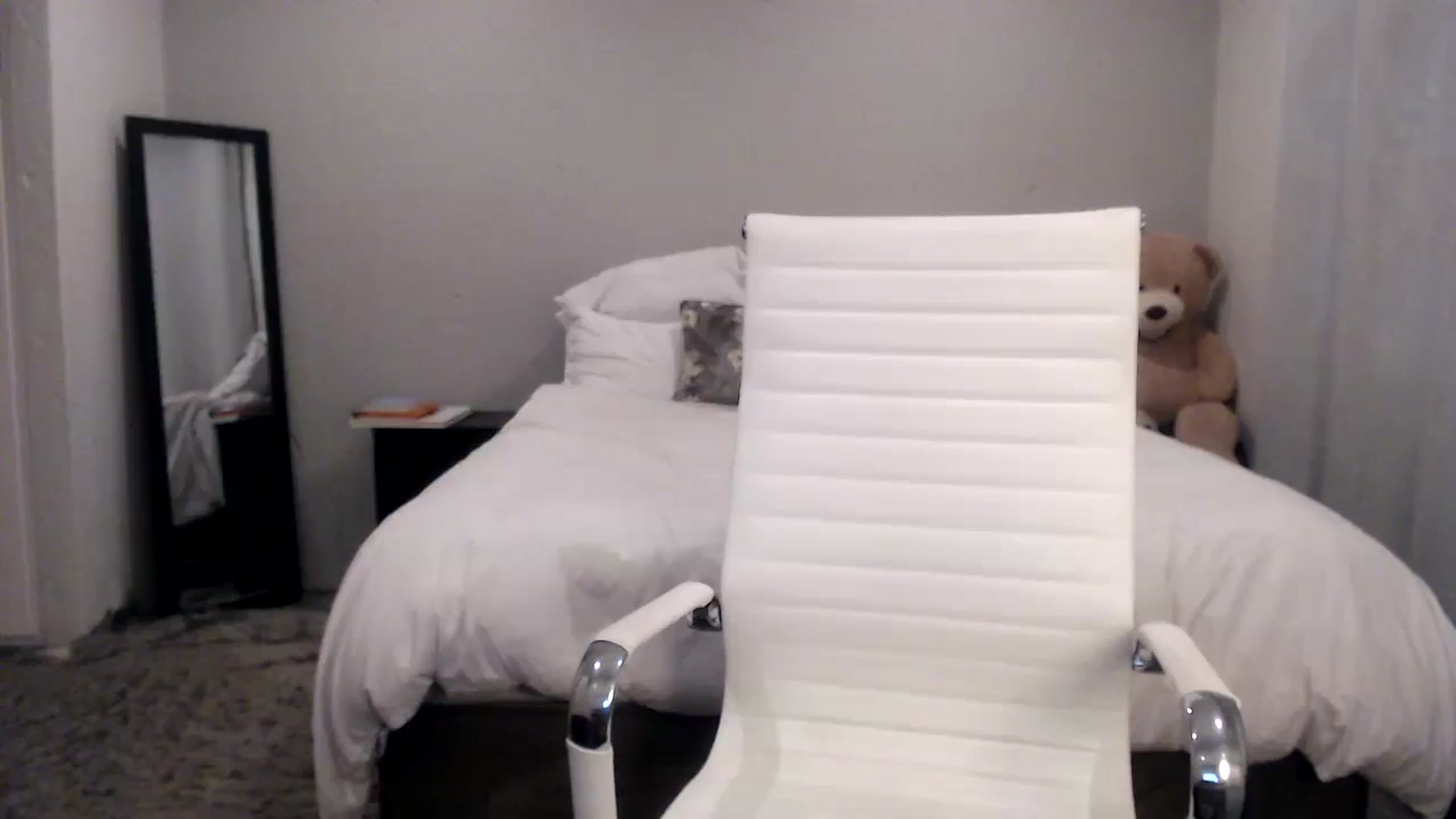 Gallery image thumbnail from HoneyNala's myfreecams stream on, 10/01/2025, 02:34 image 11 of 20