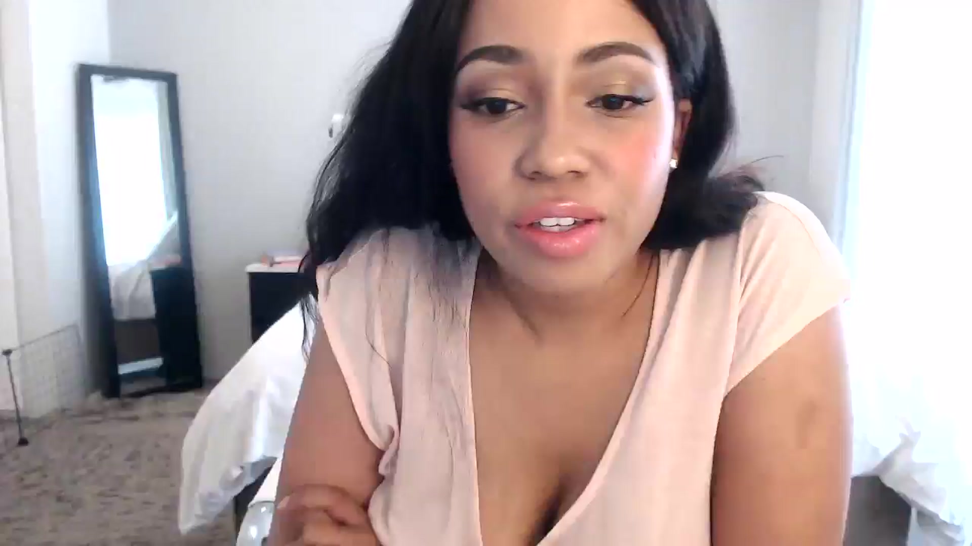 Gallery image thumbnail from HoneyNala's myfreecams stream on, 10/18/2025, 09:07 image 9 of 20