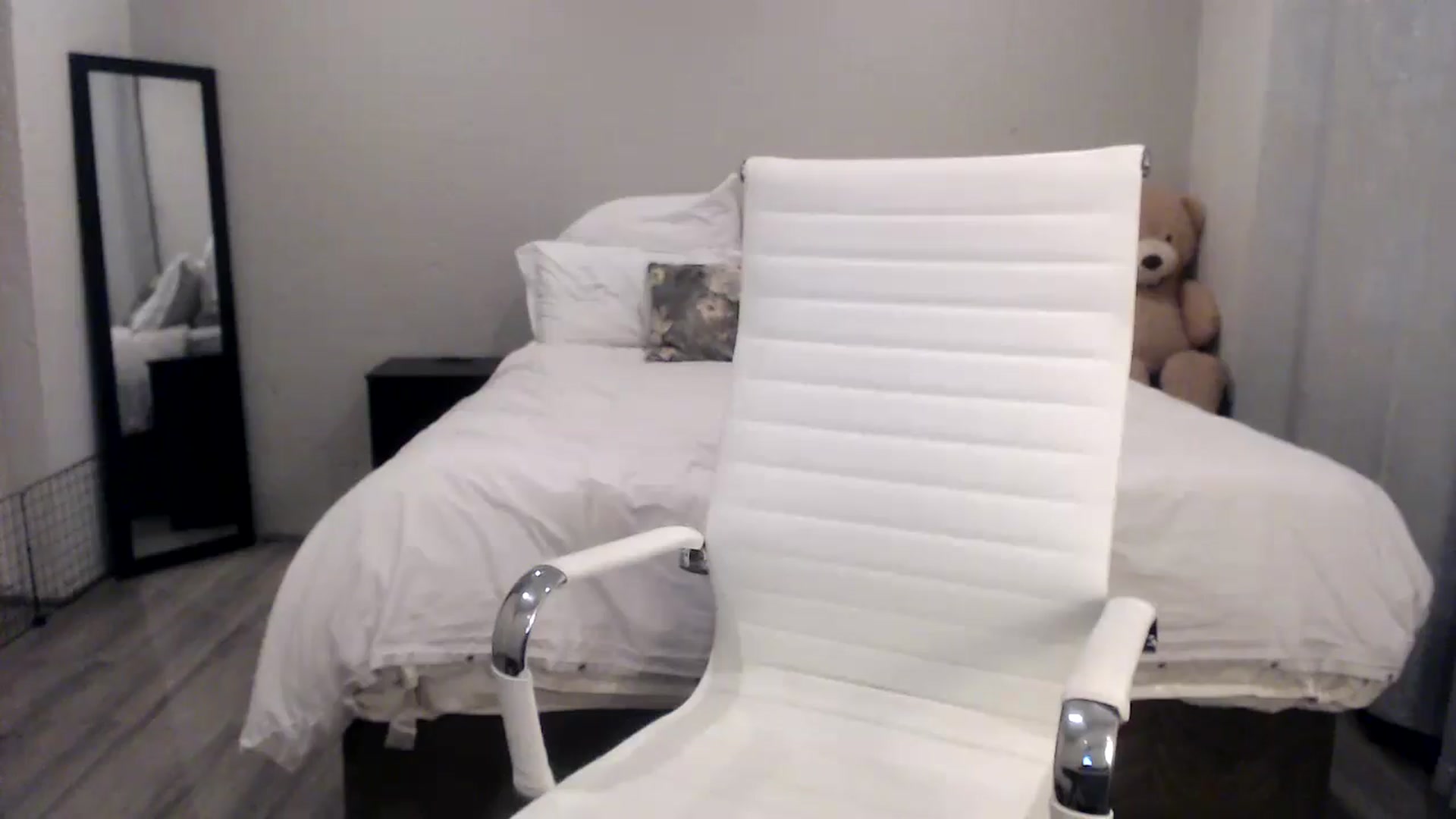Gallery image thumbnail from HoneyNala's myfreecams stream on, 12/03/2025, 01:42 image 10 of 20