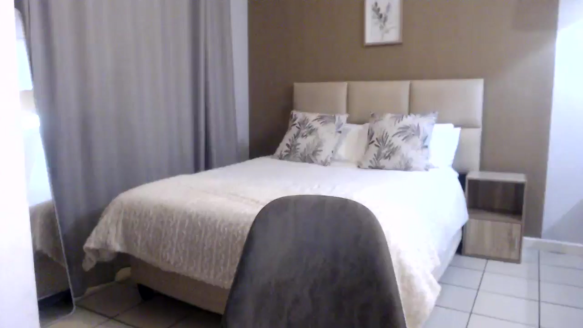 Gallery image thumbnail from HoneyNala's myfreecams stream on, 01/09/2026, 24:19 image 13 of 20