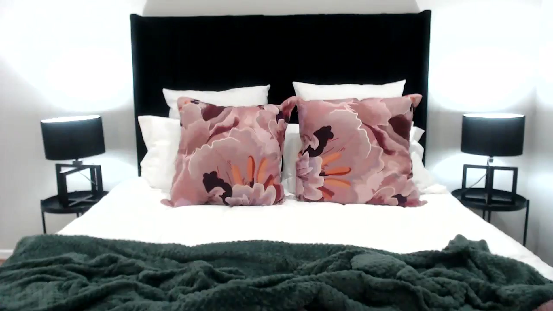 Gallery image thumbnail from HoneyNala's myfreecams stream on, 02/25/2026, 21:48 image 16 of 20